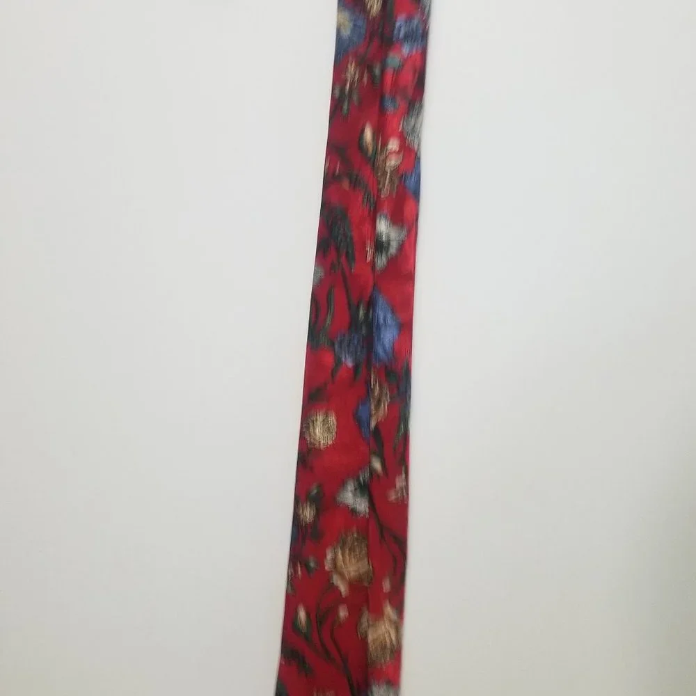 elegant Studio R bright red floral polyester tie - Picture 2 of 6